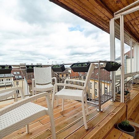 Big 4-Bedroom Flat, Terrace With Great Vitkov View Prag Exteriör bild