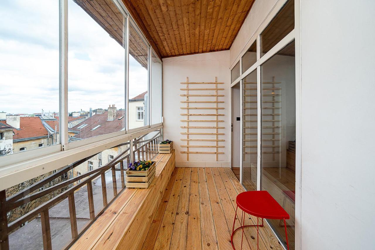 Big 4-Bedroom Flat, Terrace With Great Vitkov View Prag Exteriör bild