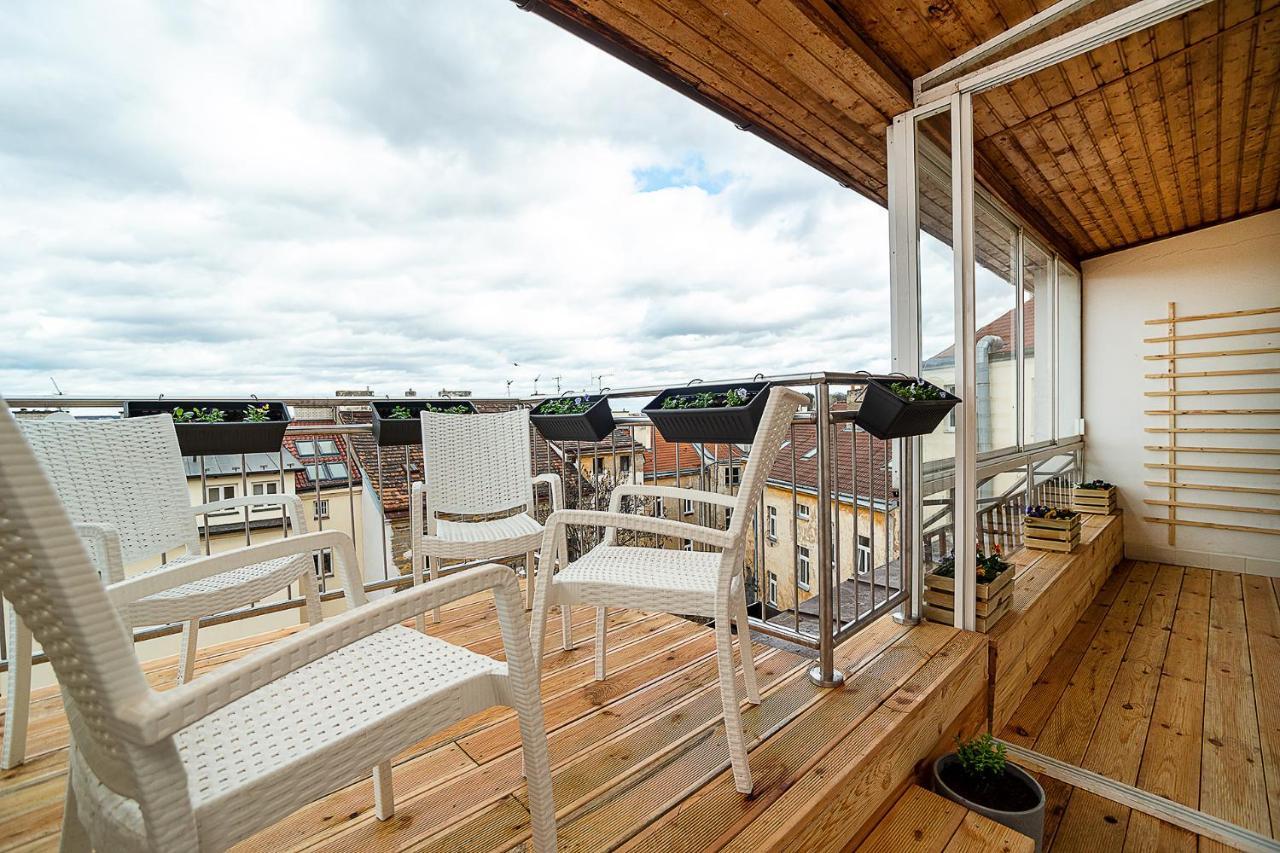 Big 4-Bedroom Flat, Terrace With Great Vitkov View Prag Exteriör bild