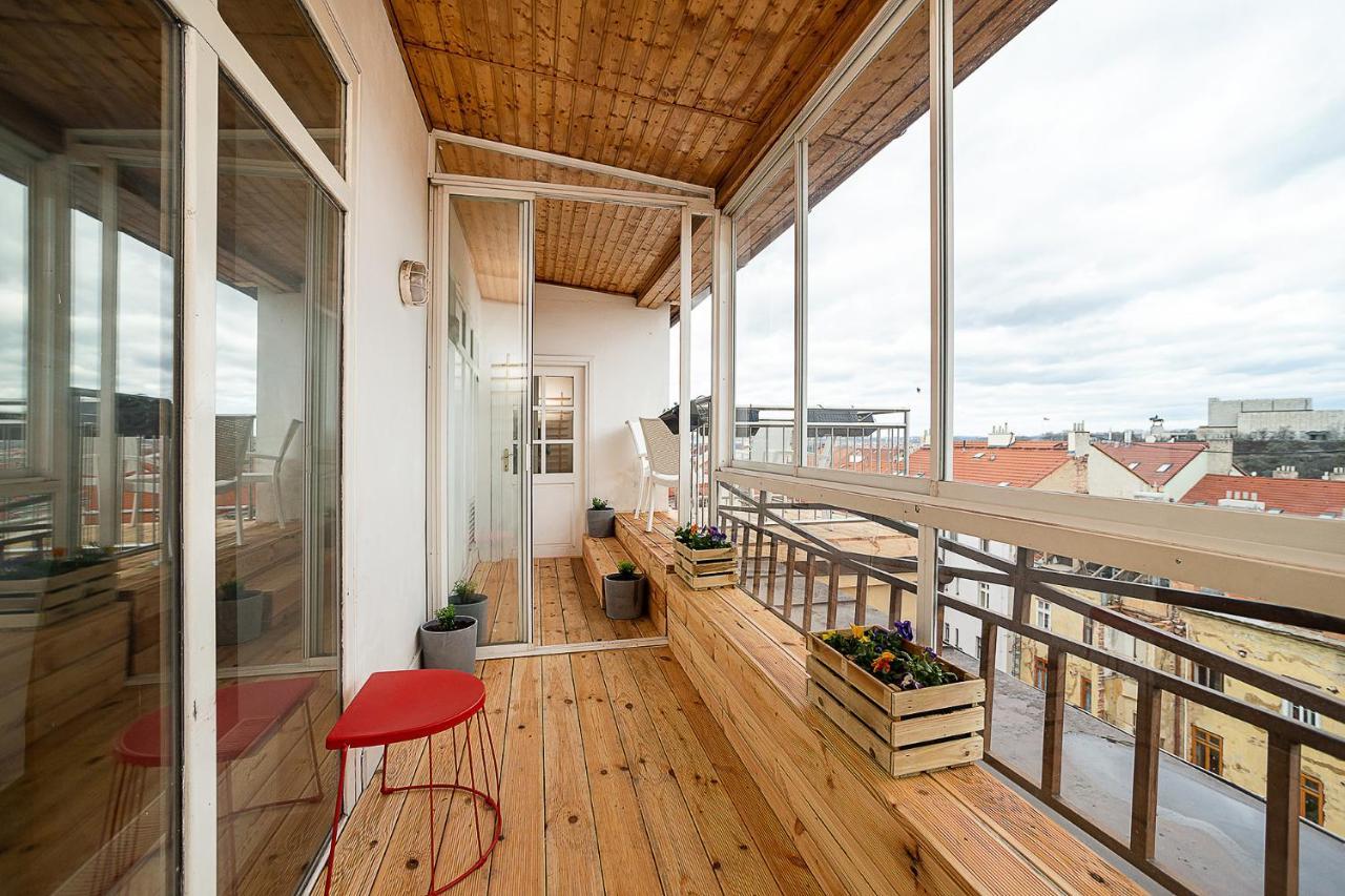 Big 4-Bedroom Flat, Terrace With Great Vitkov View Prag Exteriör bild